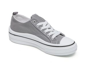 Classic Low Top Canvas Sneaker XB3816